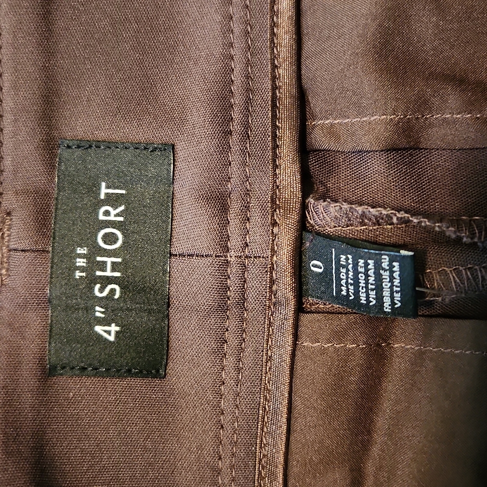 WHITE HOUSE BLACK MARKET DARK BROWN HIGH RISE 4 INCH CARGO SHORTS SIZE 0 NWT - Picture 7 of 11
